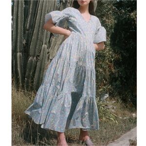 Coco Shop Short Sleeve Bell Sleeve Tiered V Neck MIDI Dress Blue Floral Sz S